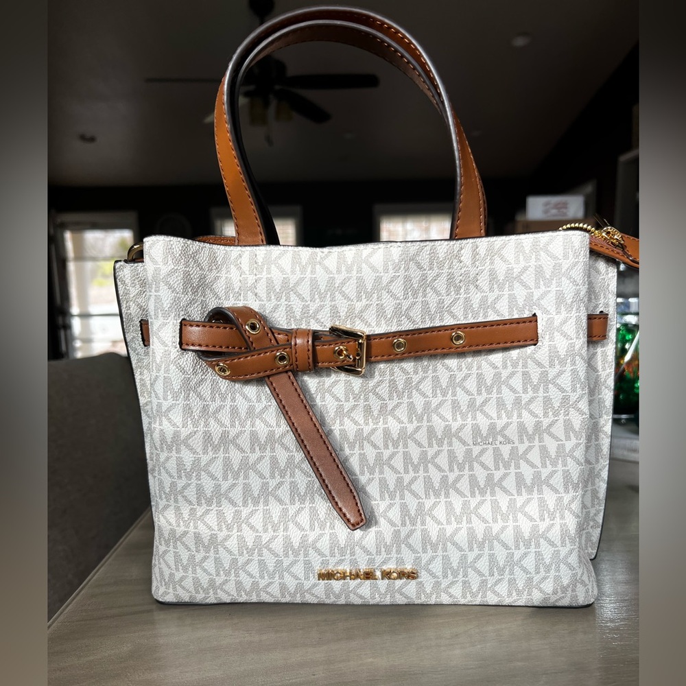 Michael Kors Emilia Small Logo Satchel. New, never carried